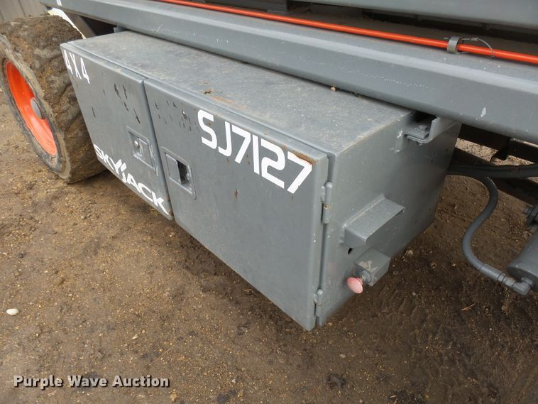 image for item EF9596 Sky Jack SJ7127 scissor lift
