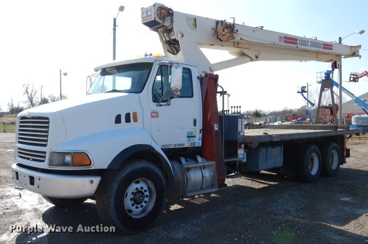 image for item EK9112 2000 Sterling L-Line crane truck