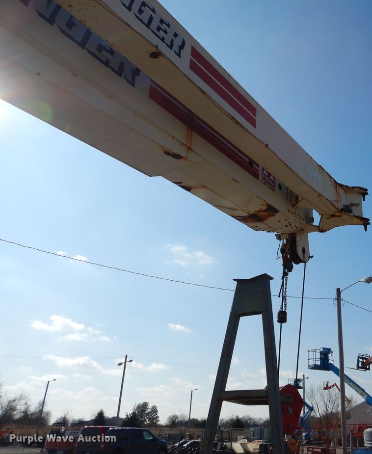 image for item EK9112 2000 Sterling L-Line crane truck