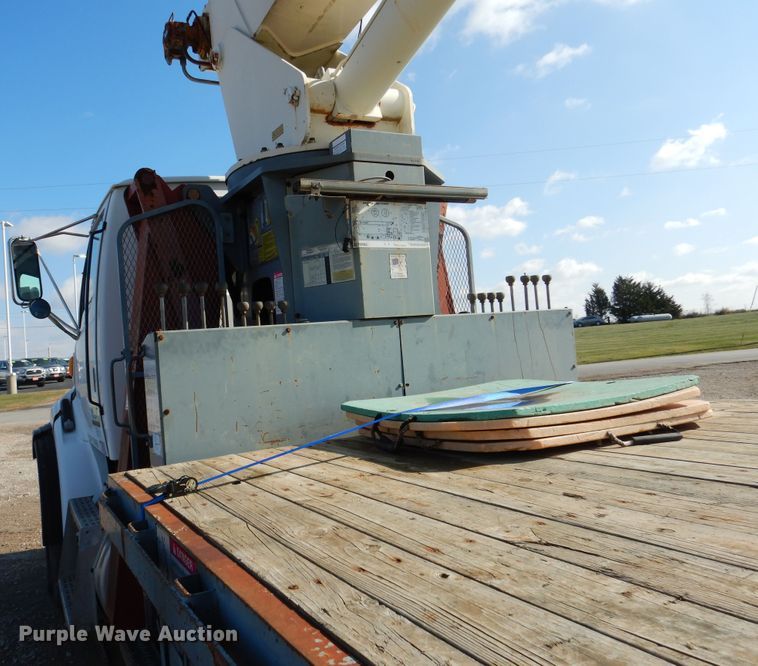 image for item EK9112 2000 Sterling L-Line crane truck