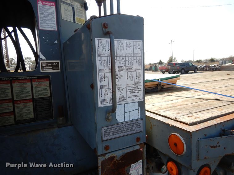 image for item EK9112 2000 Sterling L-Line crane truck