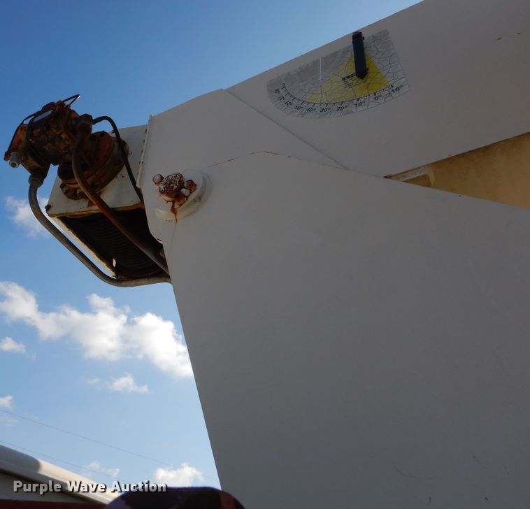 image for item EK9112 2000 Sterling L-Line crane truck