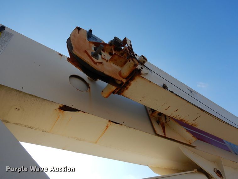 image for item EK9112 2000 Sterling L-Line crane truck