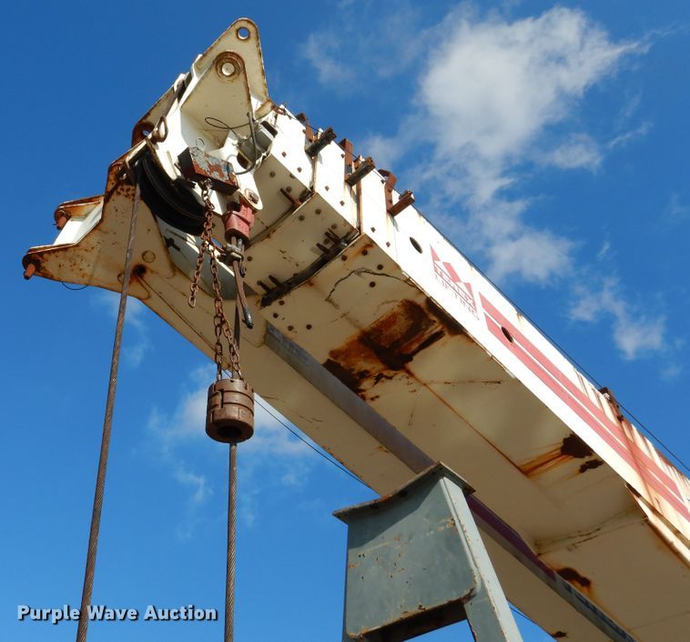 image for item EK9112 2000 Sterling L-Line crane truck