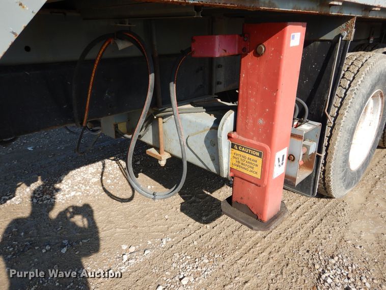 image for item EK9112 2000 Sterling L-Line crane truck