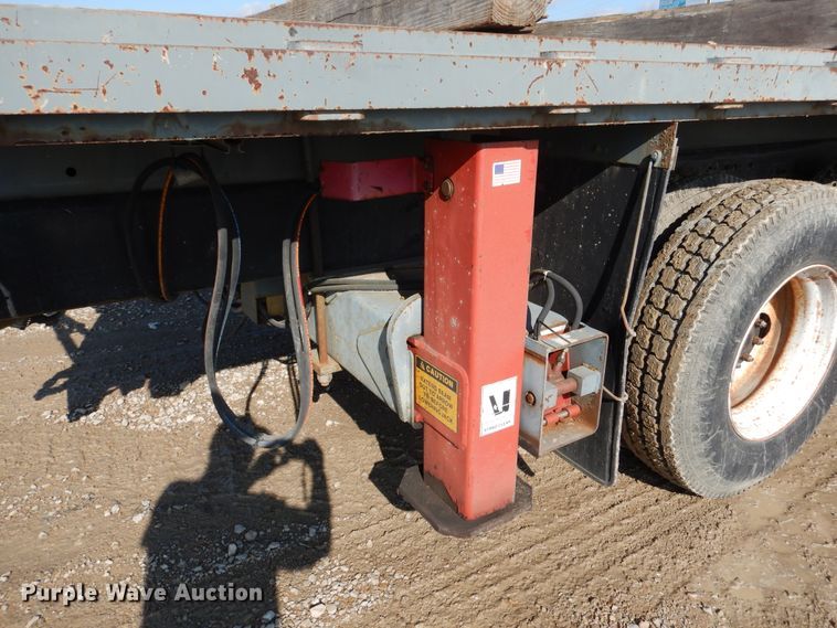 image for item EK9112 2000 Sterling L-Line crane truck