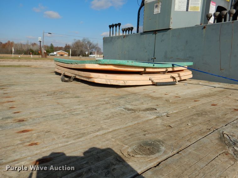 image for item EK9112 2000 Sterling L-Line crane truck