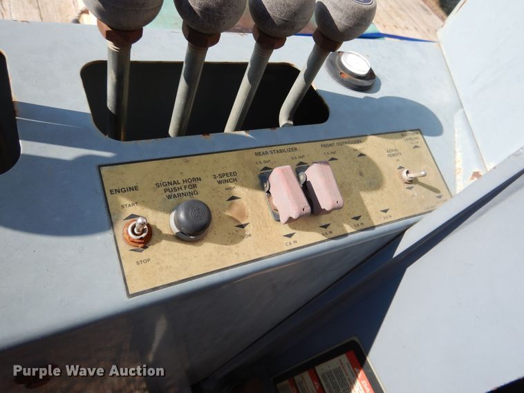 image for item EK9112 2000 Sterling L-Line crane truck