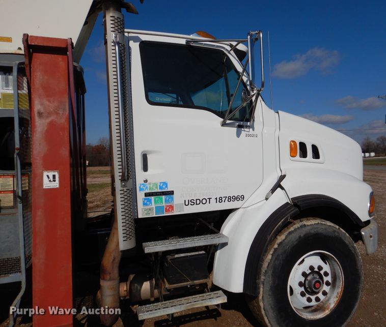 image for item EK9112 2000 Sterling L-Line crane truck