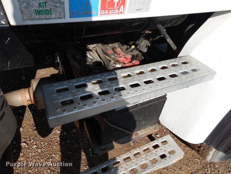 image for item EK9112 2000 Sterling L-Line crane truck