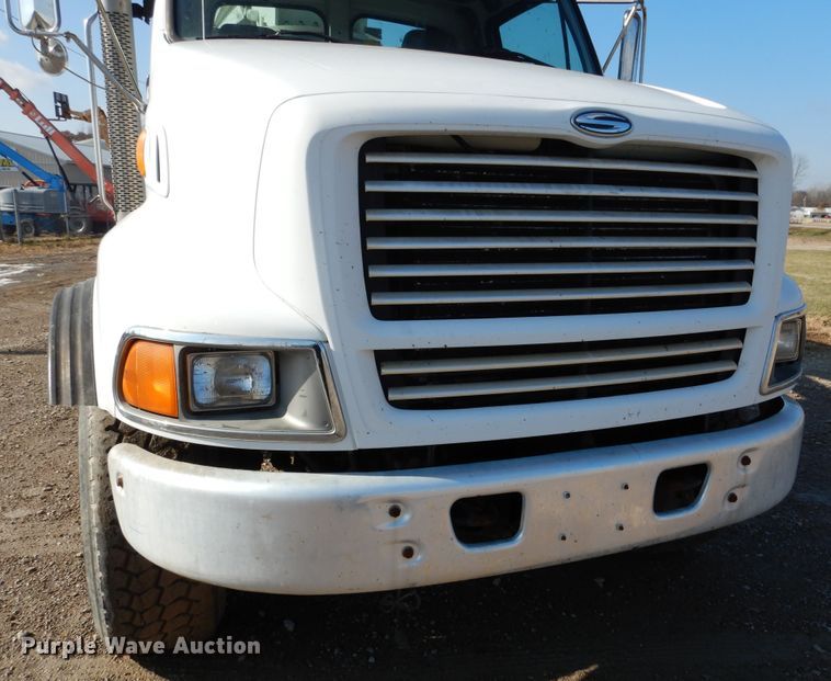 image for item EK9112 2000 Sterling L-Line crane truck