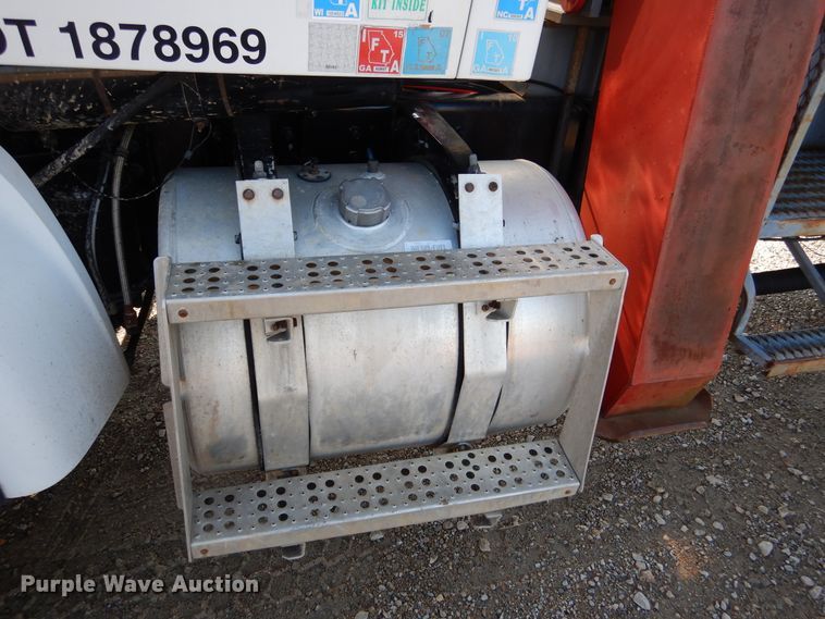 image for item EK9112 2000 Sterling L-Line crane truck