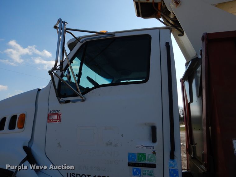 image for item EK9112 2000 Sterling L-Line crane truck