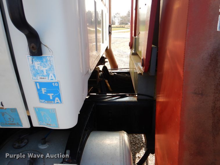 image for item EK9112 2000 Sterling L-Line crane truck