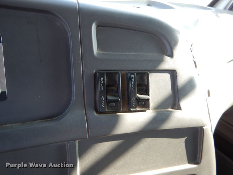 image for item EK9112 2000 Sterling L-Line crane truck