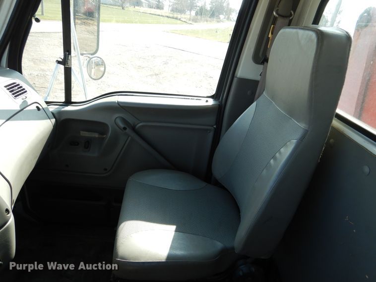 image for item EK9112 2000 Sterling L-Line crane truck