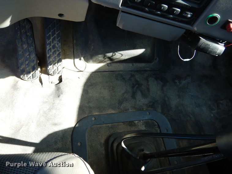 image for item EK9112 2000 Sterling L-Line crane truck