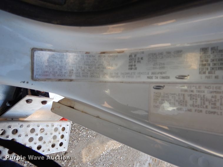 image for item EK9112 2000 Sterling L-Line crane truck