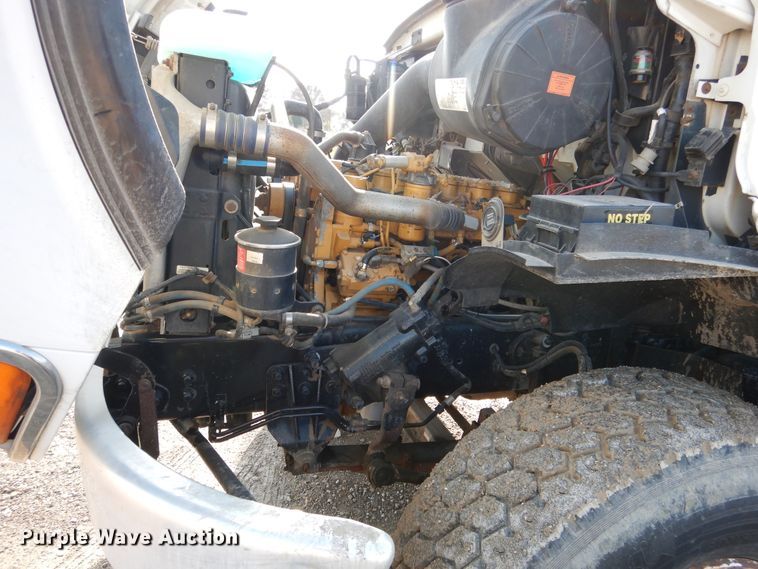 image for item EK9112 2000 Sterling L-Line crane truck