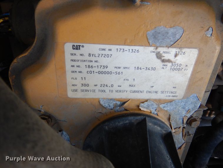 image for item EK9112 2000 Sterling L-Line crane truck