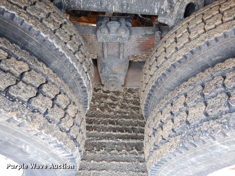 image for item EK9112 2000 Sterling L-Line crane truck