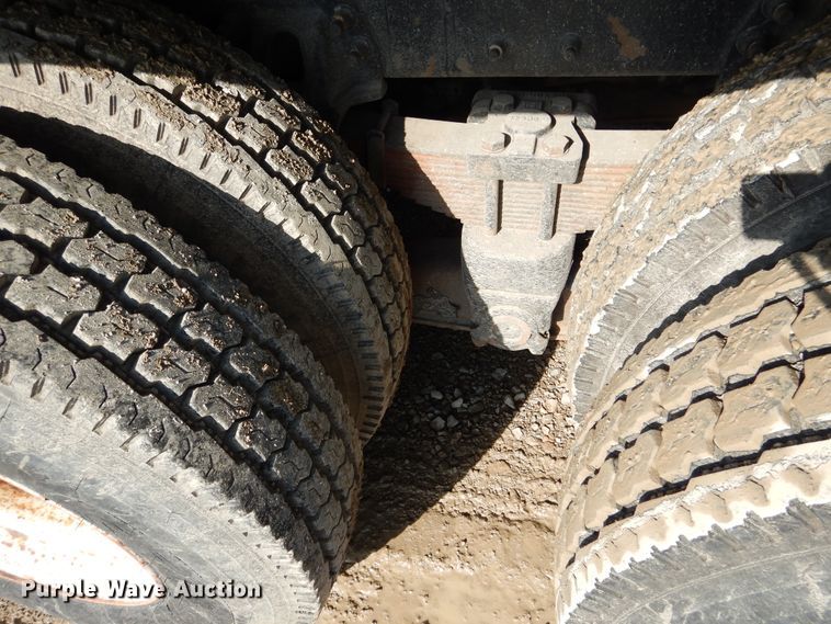 image for item EK9112 2000 Sterling L-Line crane truck