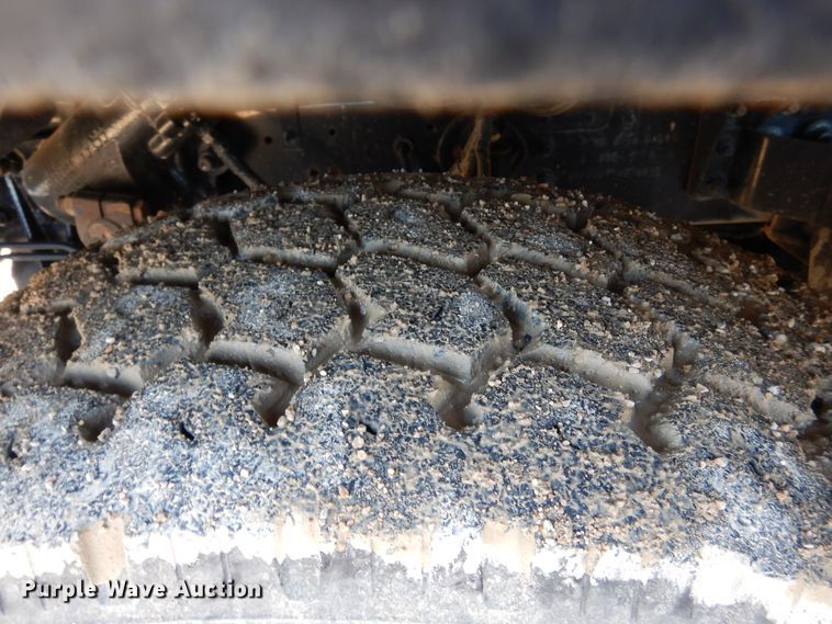 image for item EK9112 2000 Sterling L-Line crane truck