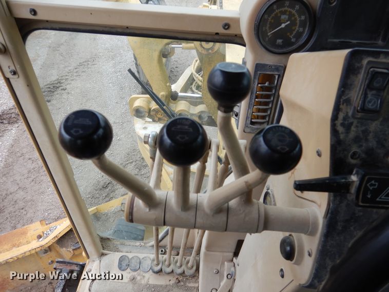 image for item EK9116 1998 Caterpillar 120H motor grader