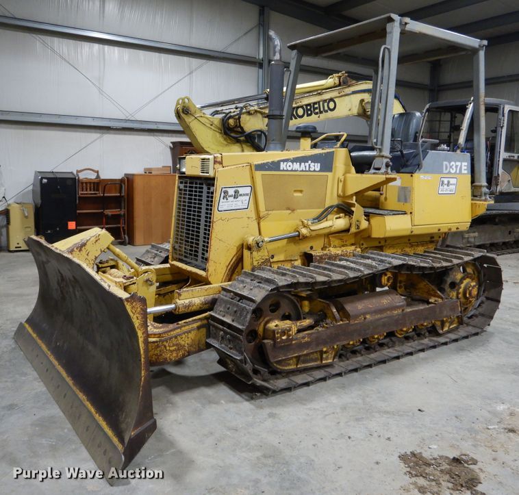 image for item EK9117 1997 Komatsu D37E-5 dozer
