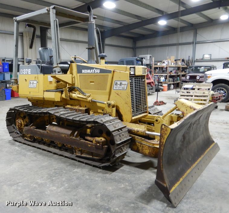 image for item EK9117 1997 Komatsu D37E-5 dozer