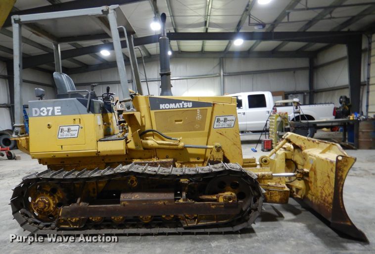 image for item EK9117 1997 Komatsu D37E-5 dozer