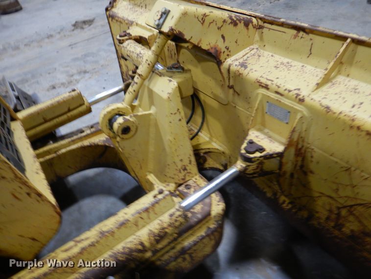 image for item EK9117 1997 Komatsu D37E-5 dozer