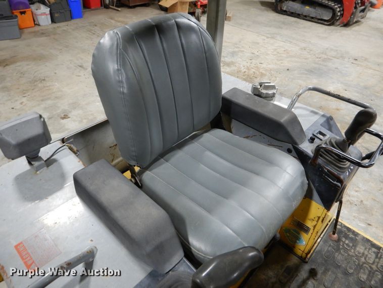 image for item EK9117 1997 Komatsu D37E-5 dozer