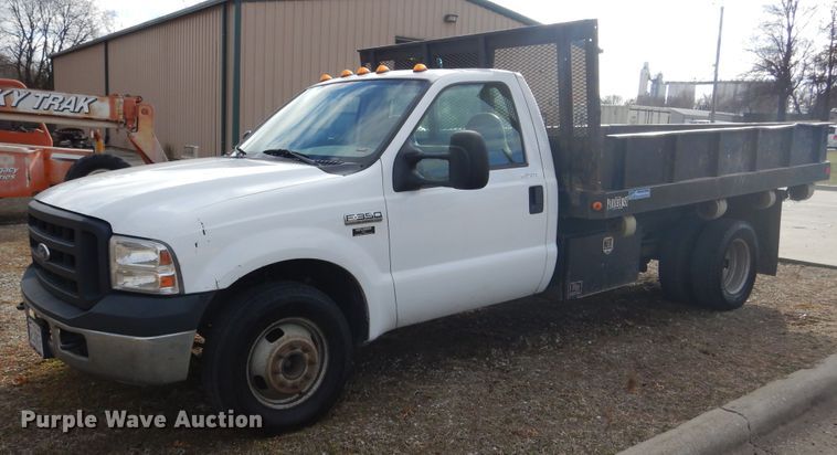 image for item EK9120 2007 Ford F350 Super Duty XL dump bed pickup truck