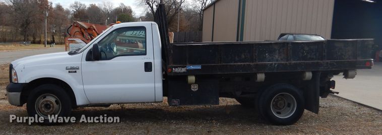 image for item EK9120 2007 Ford F350 Super Duty XL dump bed pickup truck