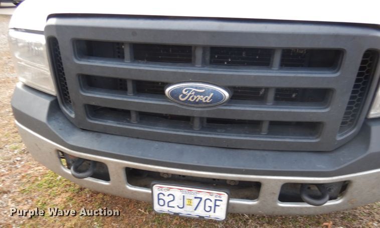 image for item EK9120 2007 Ford F350 Super Duty XL dump bed pickup truck