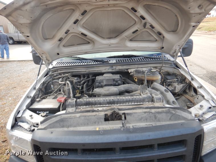 image for item EK9120 2007 Ford F350 Super Duty XL dump bed pickup truck