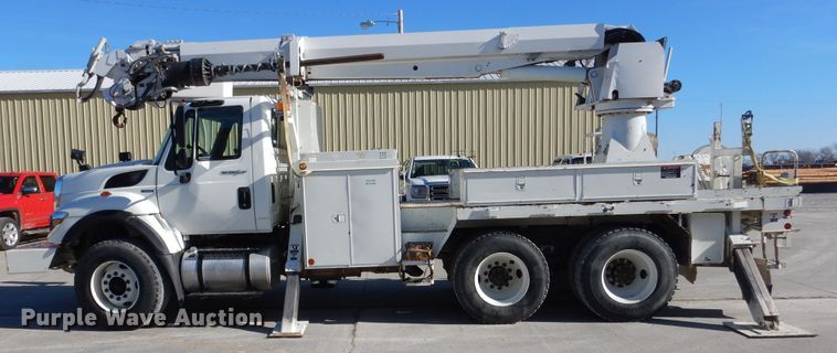 image for item EK9124 2009 International WorkStar 7400 digger derrick truck