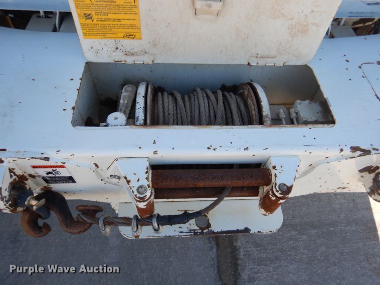 image for item EK9124 2009 International WorkStar 7400 digger derrick truck