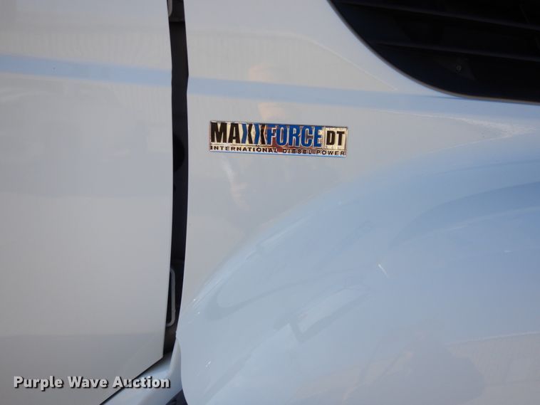 image for item EK9124 2009 International WorkStar 7400 digger derrick truck