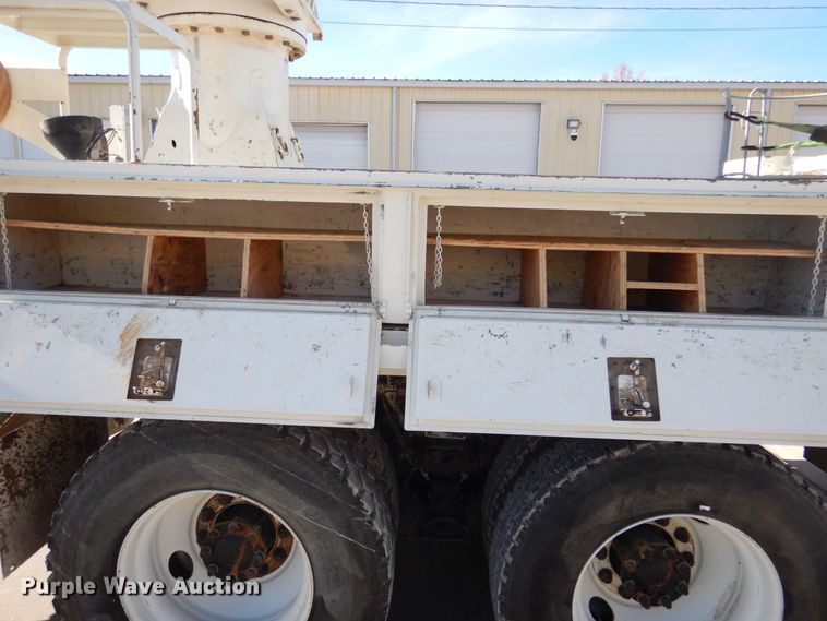 image for item EK9124 2009 International WorkStar 7400 digger derrick truck