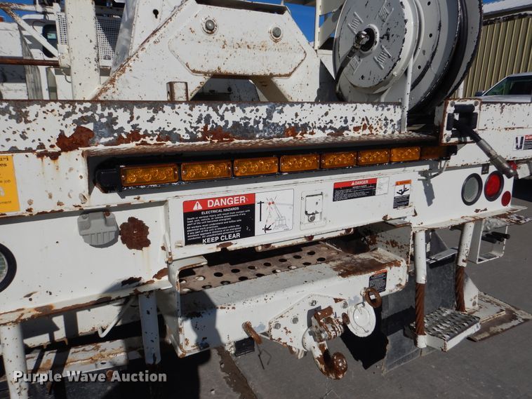 image for item EK9124 2009 International WorkStar 7400 digger derrick truck