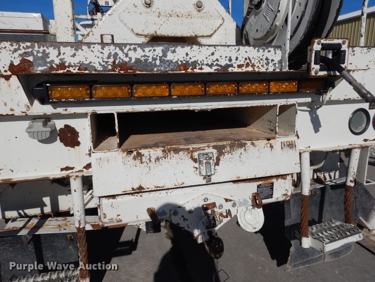 image for item EK9124 2009 International WorkStar 7400 digger derrick truck