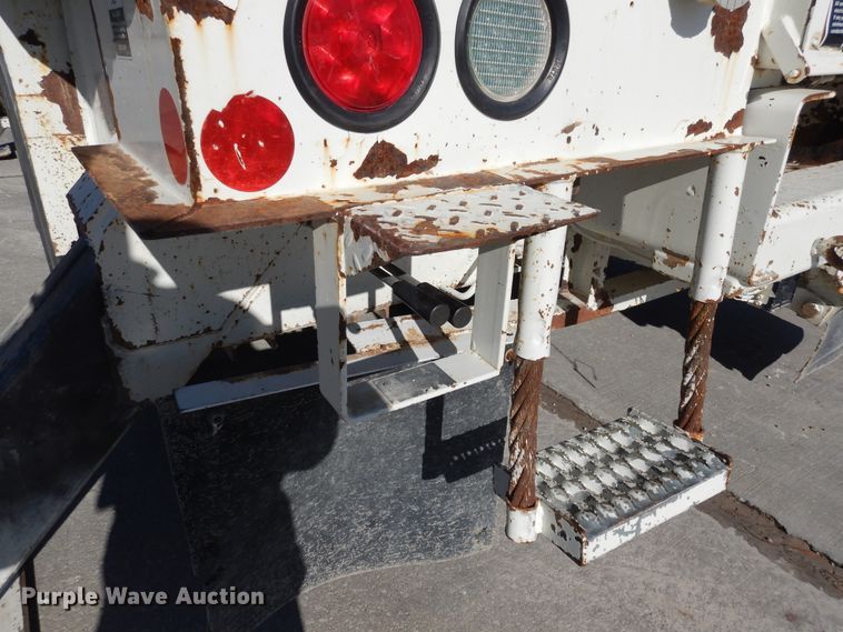 image for item EK9124 2009 International WorkStar 7400 digger derrick truck