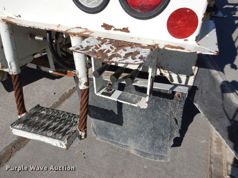 image for item EK9124 2009 International WorkStar 7400 digger derrick truck