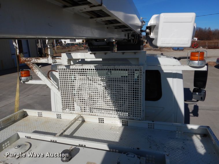 image for item EK9124 2009 International WorkStar 7400 digger derrick truck