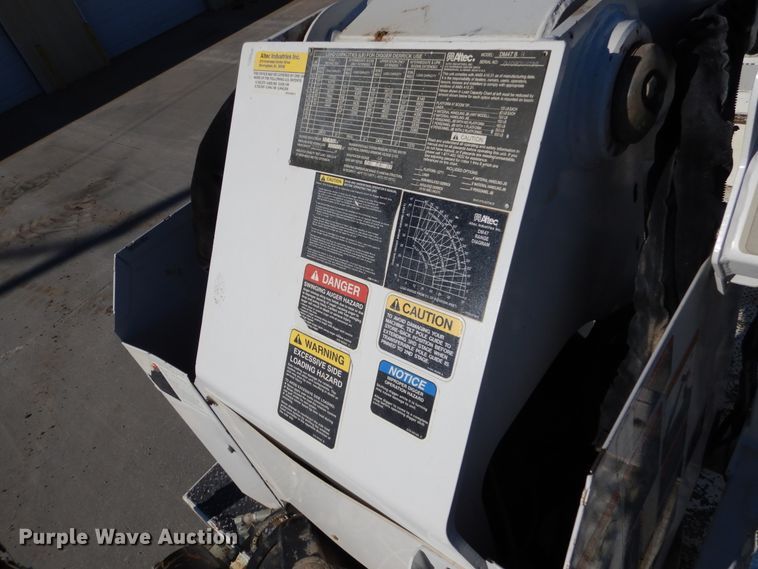 image for item EK9124 2009 International WorkStar 7400 digger derrick truck