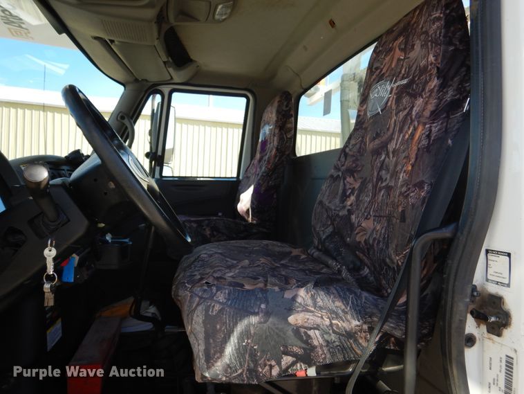 image for item EK9124 2009 International WorkStar 7400 digger derrick truck