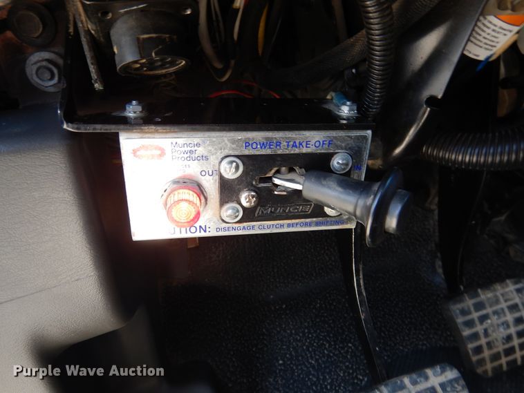 image for item EK9124 2009 International WorkStar 7400 digger derrick truck