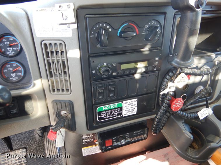 image for item EK9124 2009 International WorkStar 7400 digger derrick truck